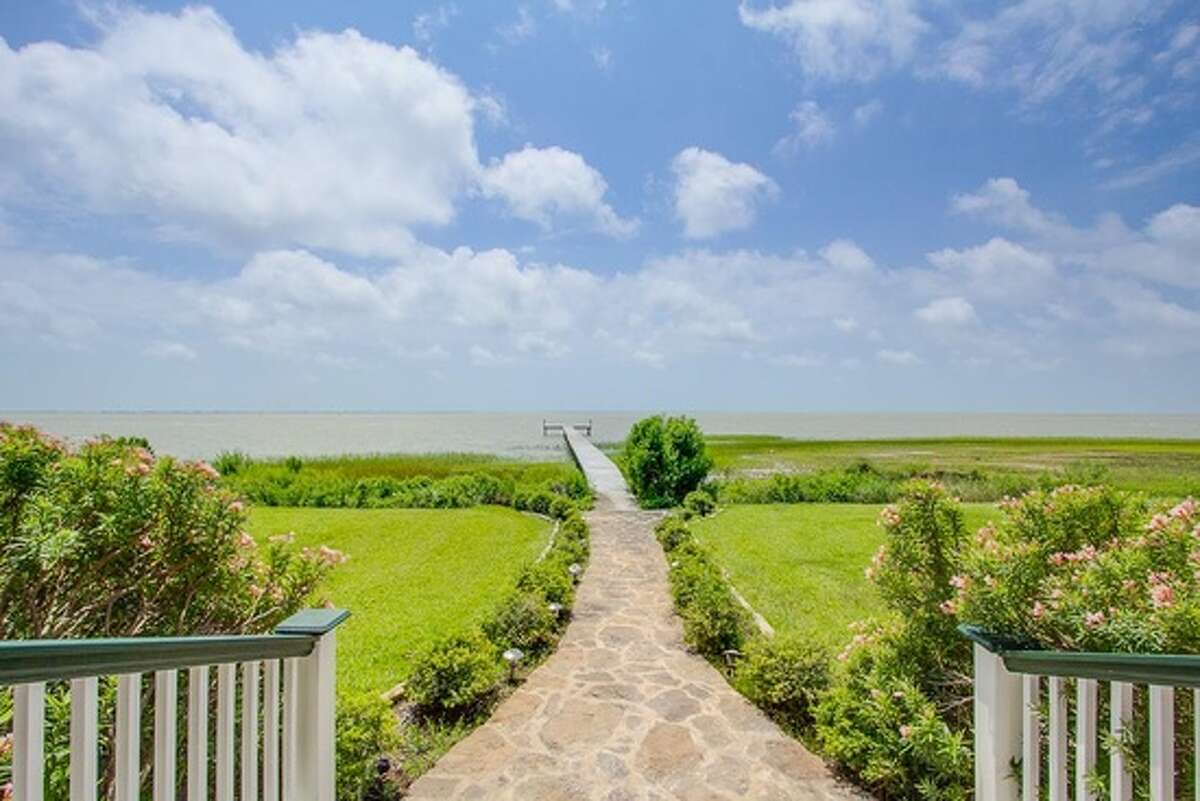 12 awesome waterfront homes in Texas that you can buy now