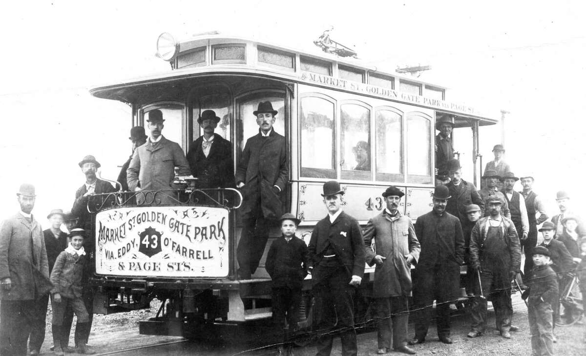 1892年:1892年，大都会铁路开通。这是旧金山最早的电车之一。