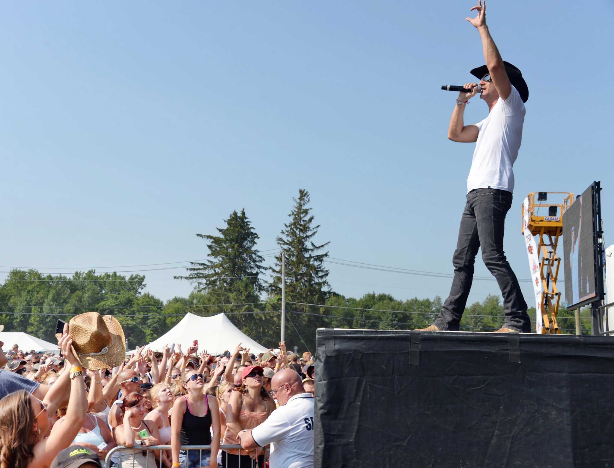 Photos CountryFest at Schaghticoke Fair Grounds