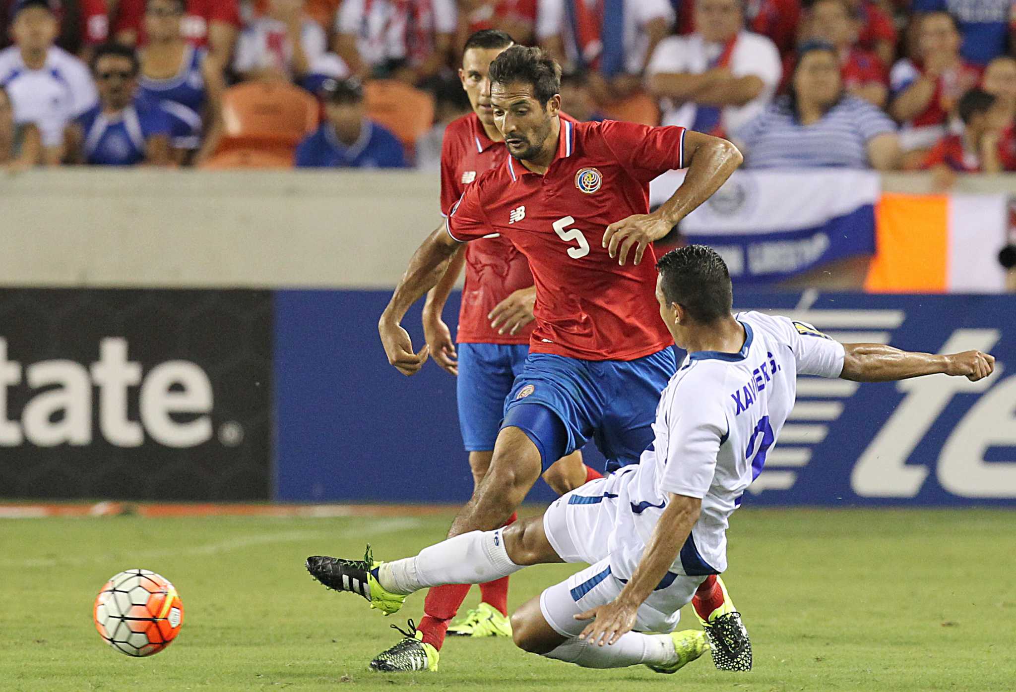 Guatemalan soccer player Carlos Ruiz celebrates after scoring against  News Photo - Getty Images