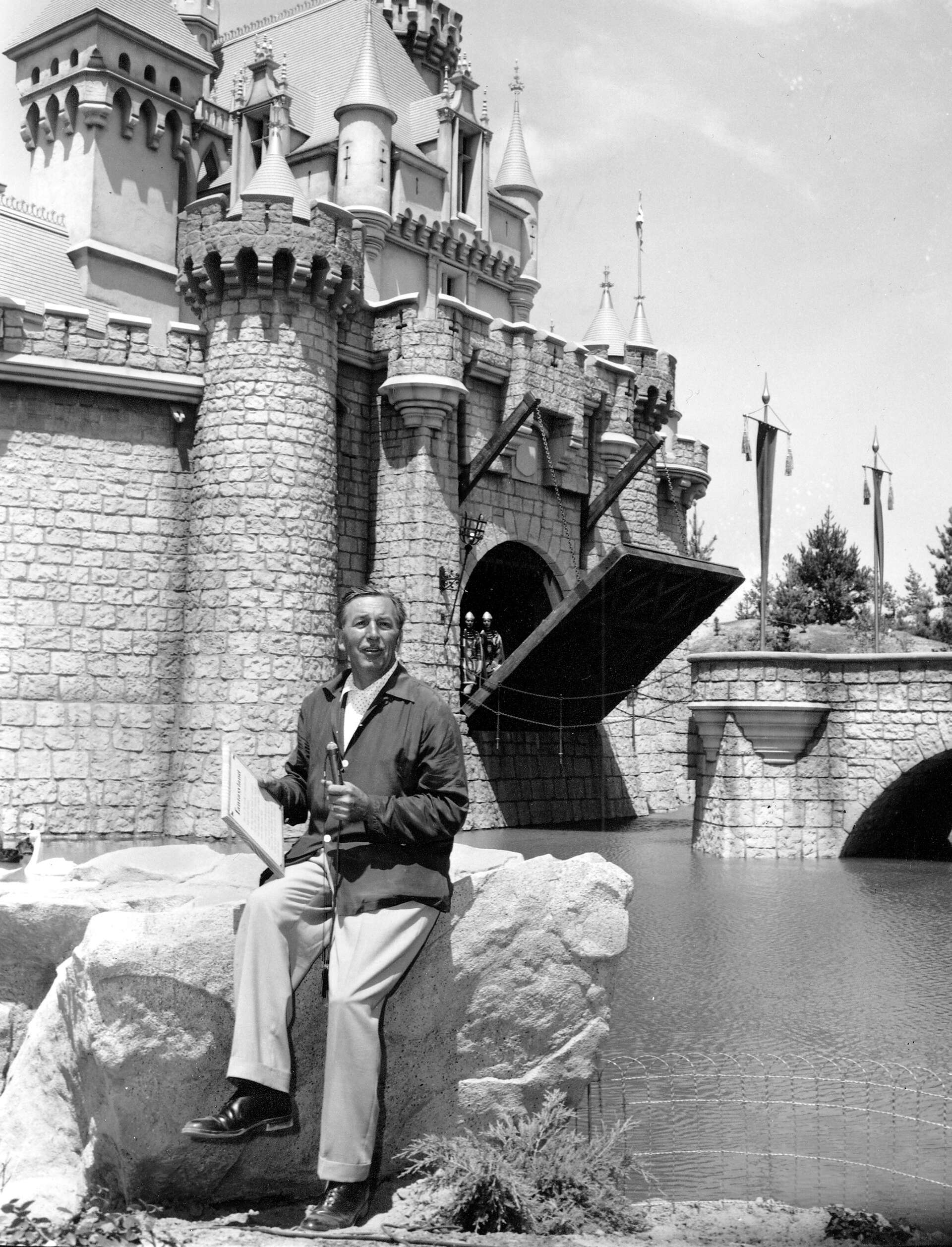 See rare color photos from Disneyland's opening