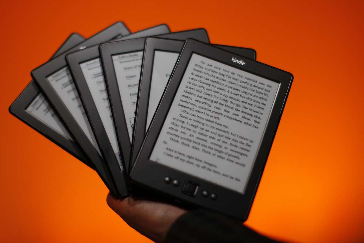 Электронная книга п. Amazon Kindle Paperwhite 2021. Электронная книга e-book. Планшет для чтения книг. Электронный планшет для чтения.