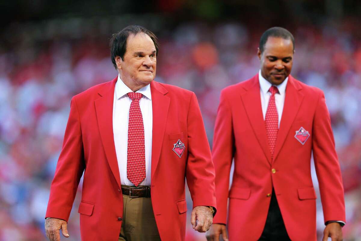 CINCINNATI, OH - JULY 14: Former Cincinnati Reds Pete Rose and Barry Larkin walk on the field prior to the 86th MLB All-Star Game at the Great American Ball Park on July 14, 2015 in Cincinnati, Ohio.