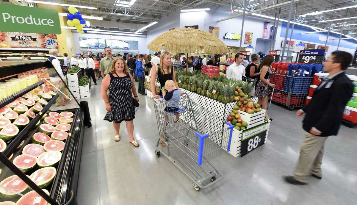 Photos WalMart opens at Shoppes at Latham Circle