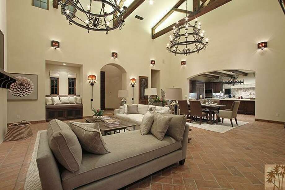 Nike cofounder Phil Knight purchases beautiful La Quinta mansion for