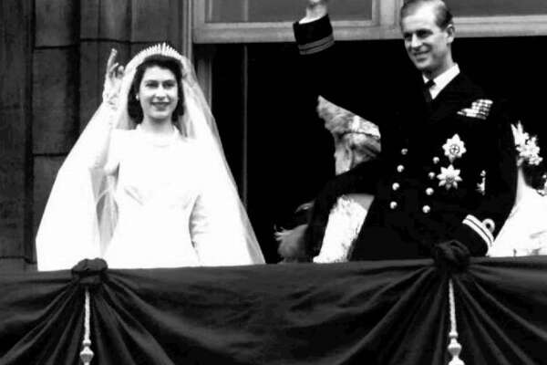 How Meghan Markle And Prince Harry S Wedding Was Different From Queen Elizabeth Ii S Biography