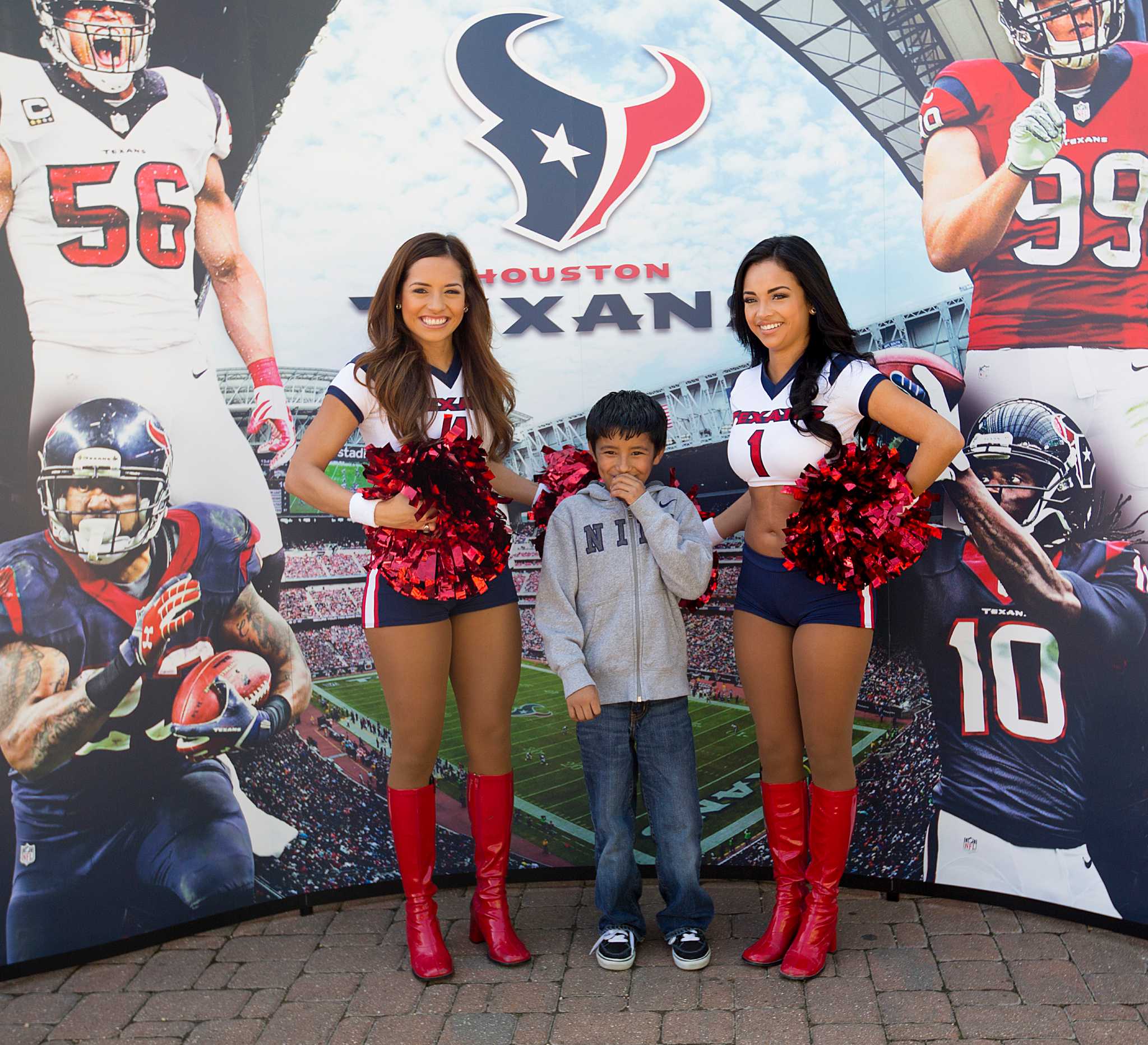 Houston Texans Cheerleader Jasmine discusses the importance of