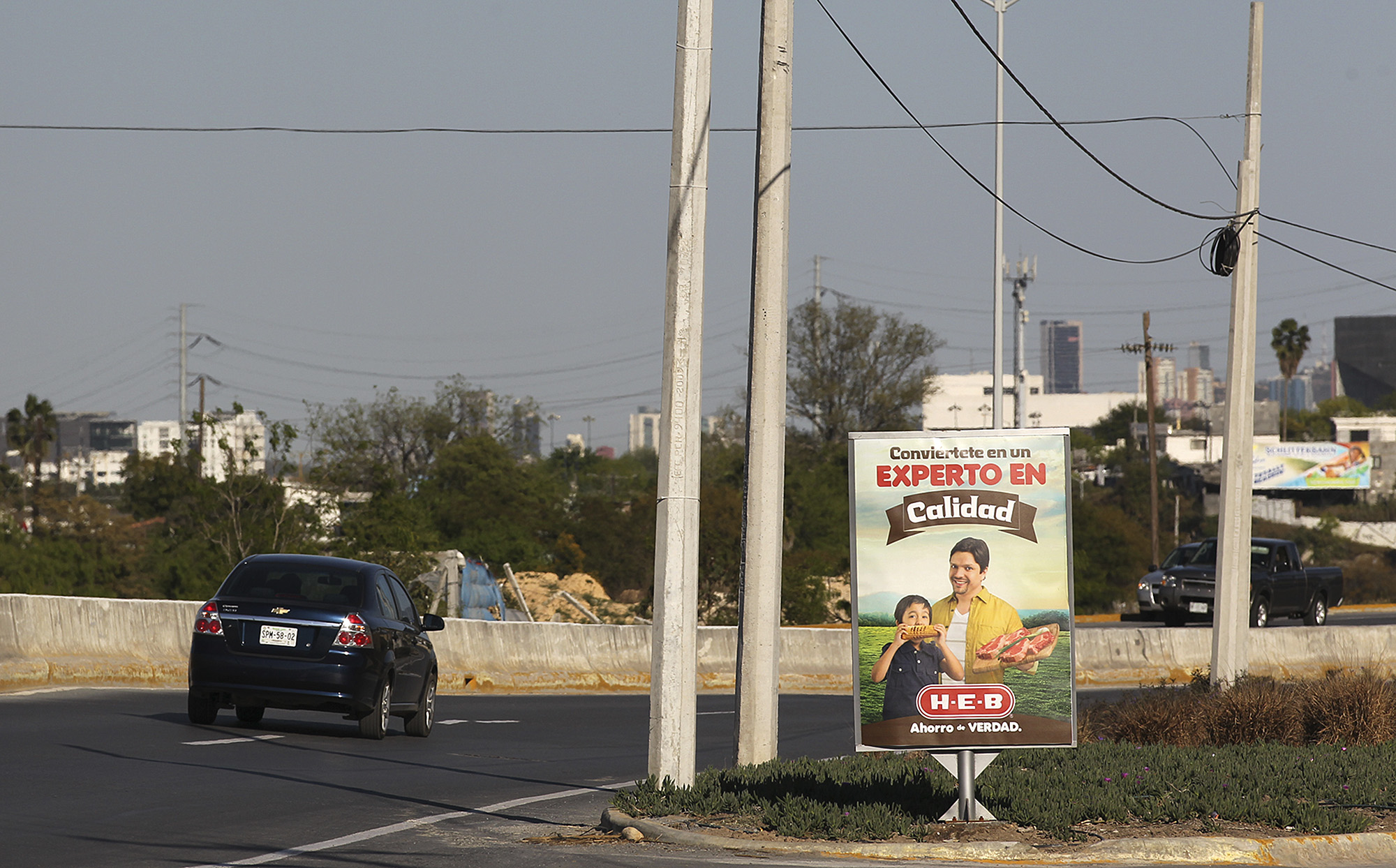 H-E-B takes battle with Wal-Mart south of border