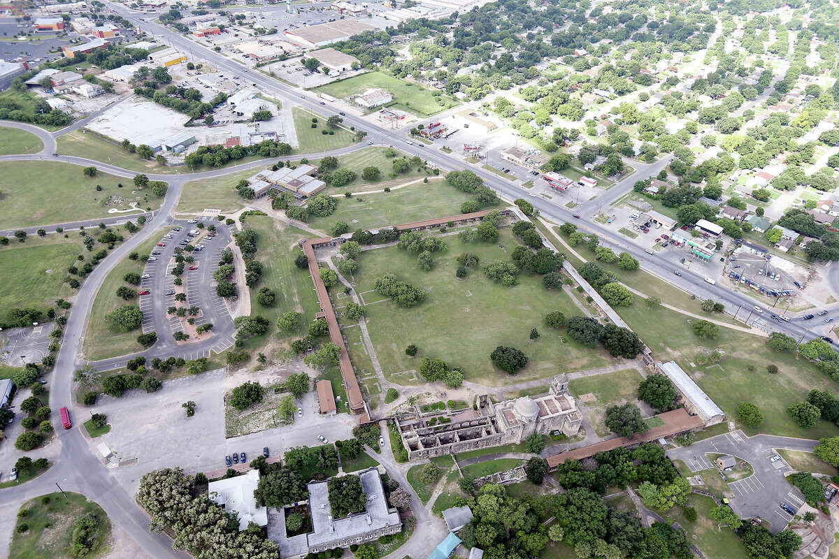 Debate over apartments near Mission San Jose heats up