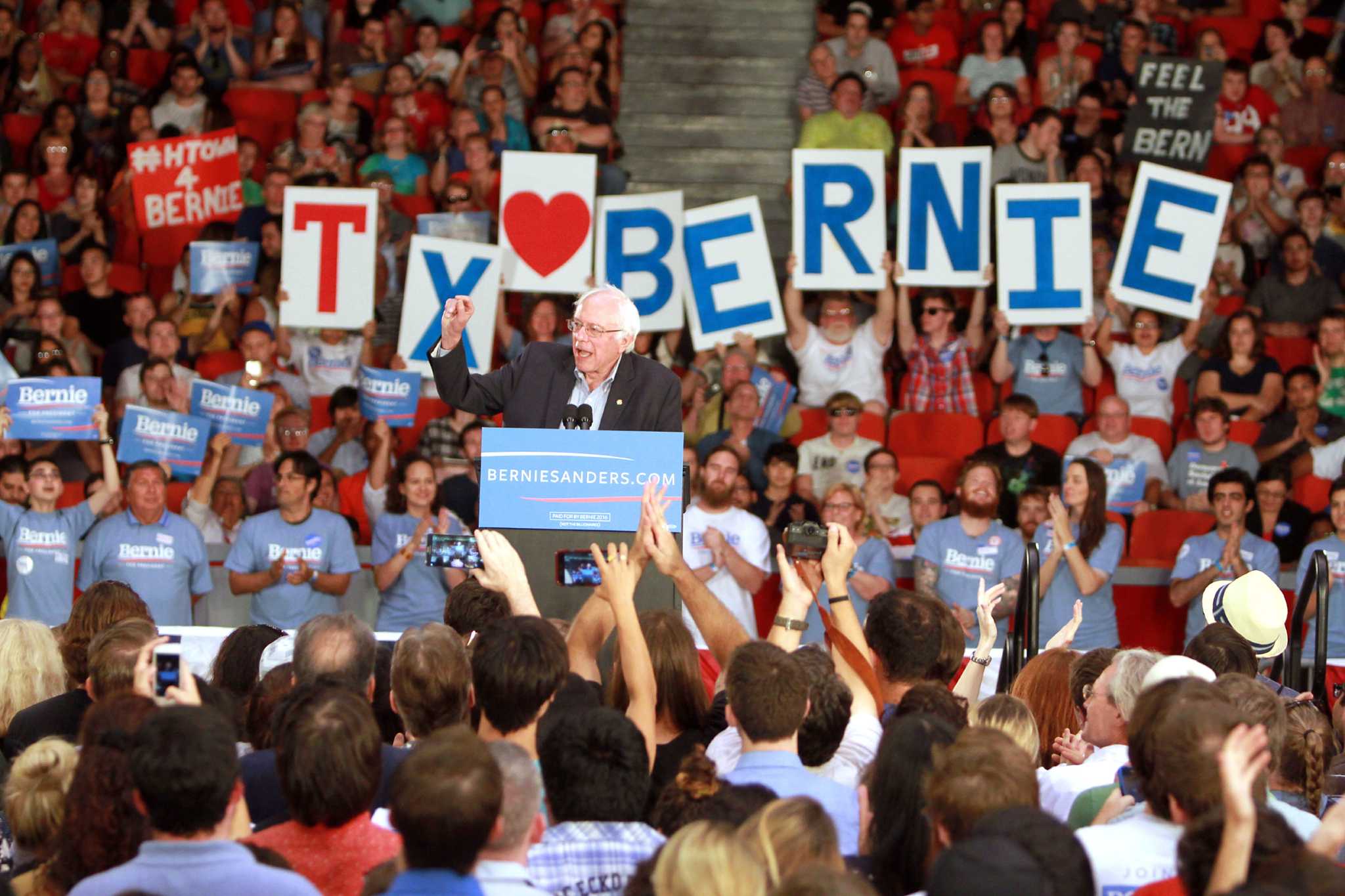 5,200 turn out to Sanders rally at UH