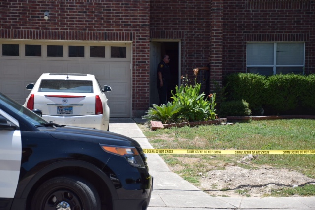 Woman shoots, kills man in West Side home with child inside