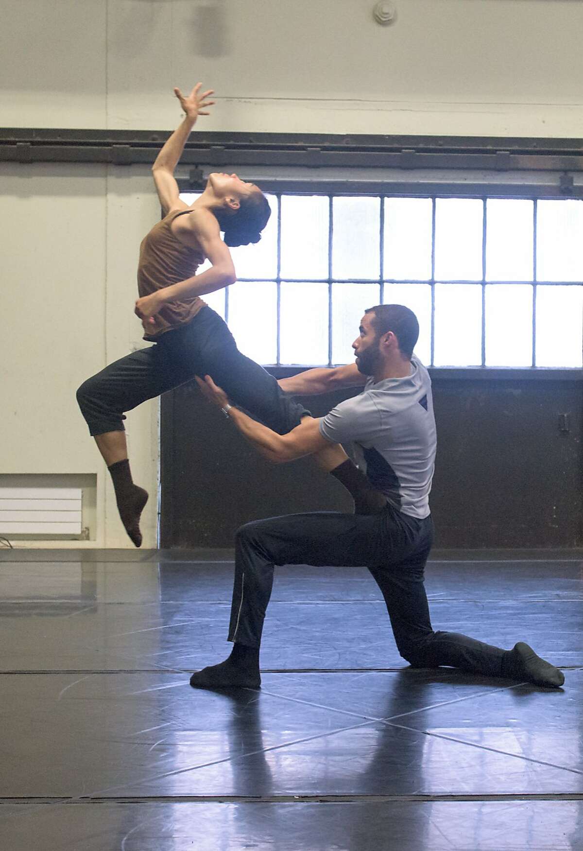 Caption: Post: Ballet's Cora Cliburn and Ricardo Zayas in Robert Dekkers' "Reason Does not Know." Photo by Natalia Perez