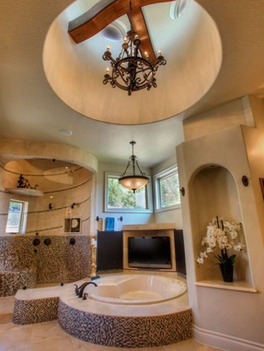 San Antonio Area Homes With Spa Like Bathrooms