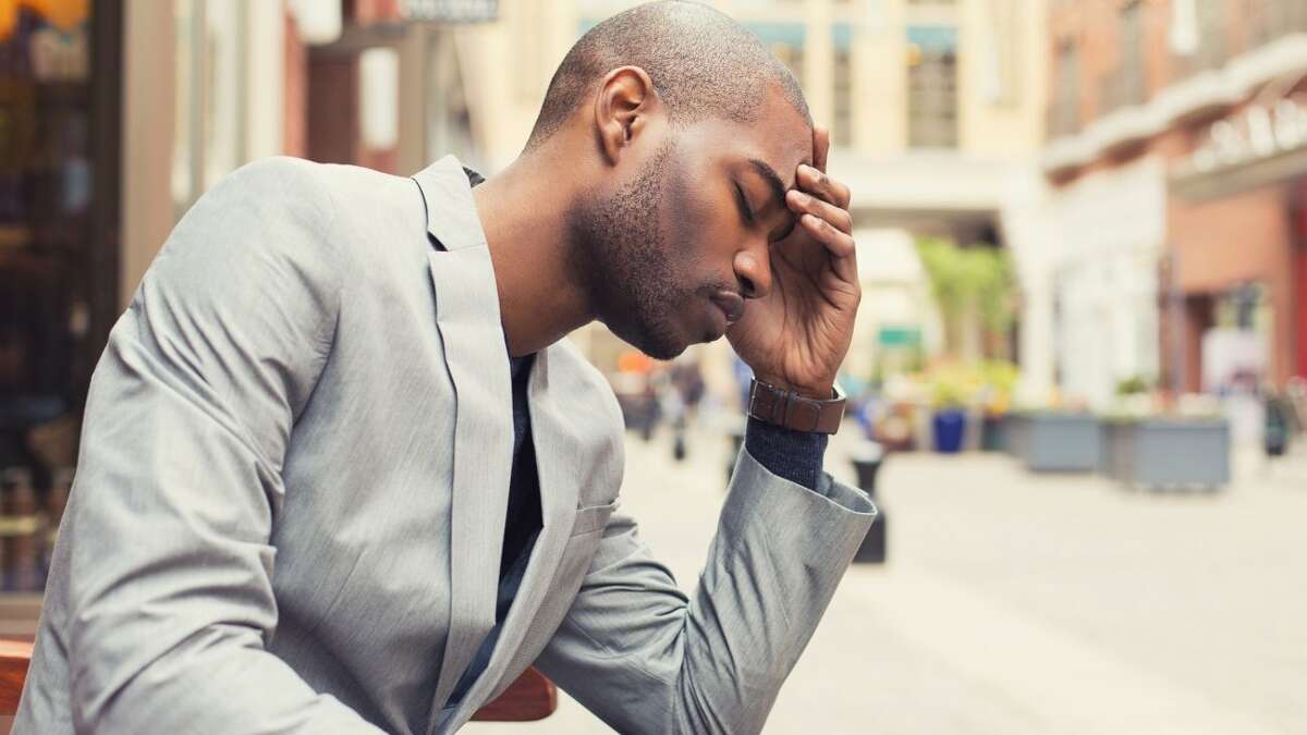 Man Shutterstock. Афро мужчина с ДРМИ. Man holding his head. Hands men picture stress. Приснился начальник мужчина