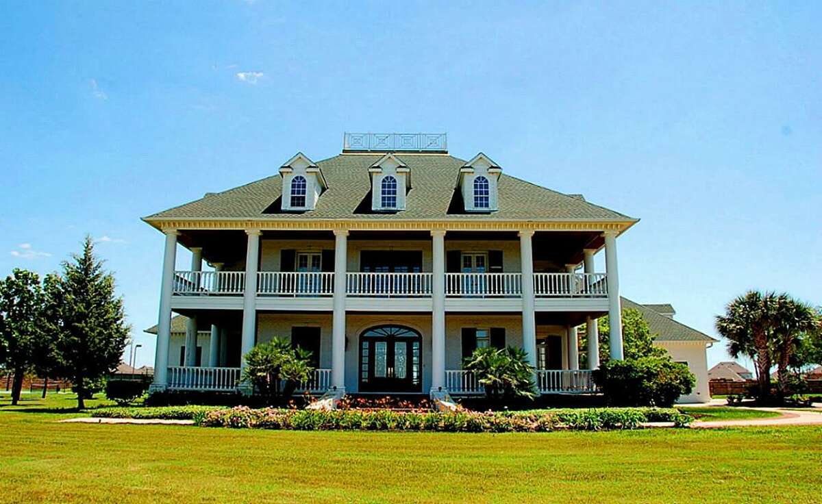 Houstonarea homes with amazing rooftop decks