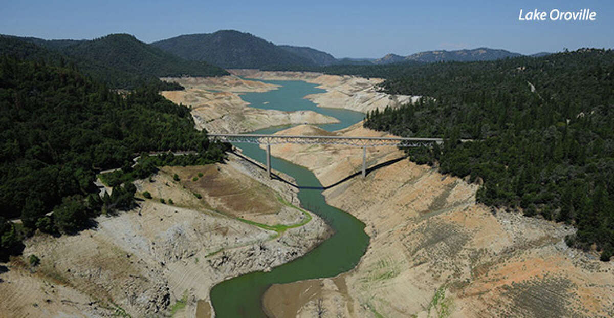 Water-starved Lake Oroville rises dramatic 20 feet in six days