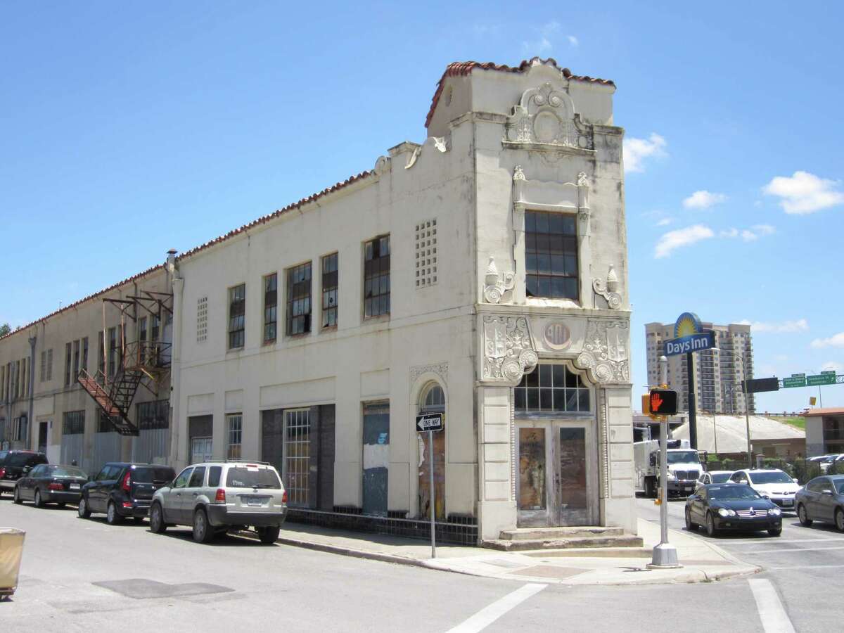 Ed Markwardt, the owner of this property at 901 E. Houston St., sued the city after it declared his building to be vacant under the Vacant Building Pilot Program.