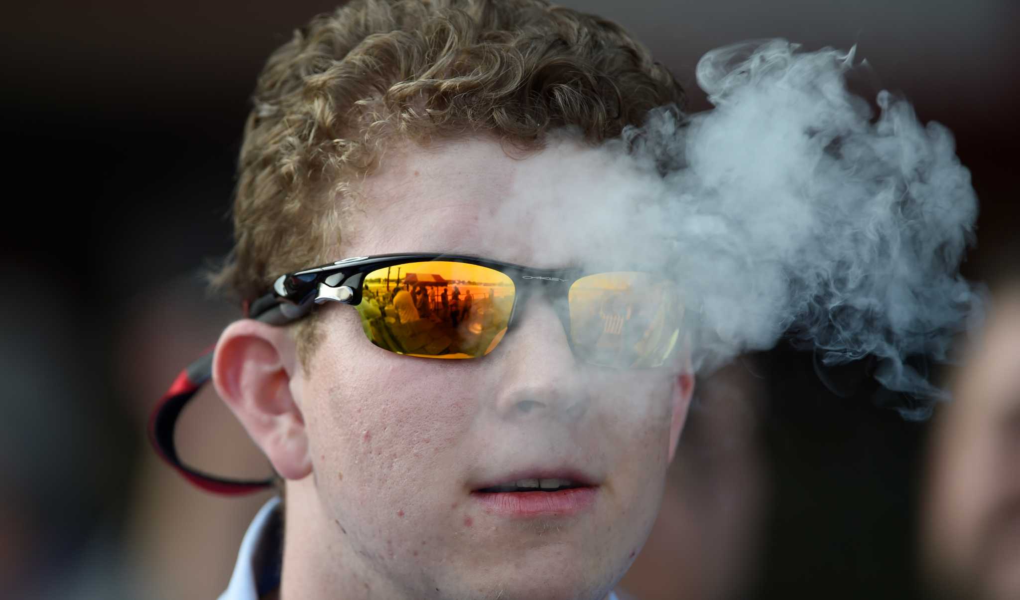 Raising CT smoking age gains momentum