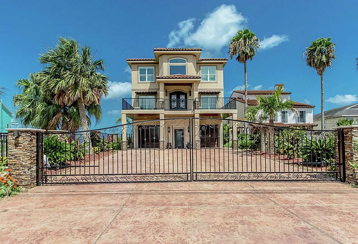 Coastal beach homes for sale in Texas