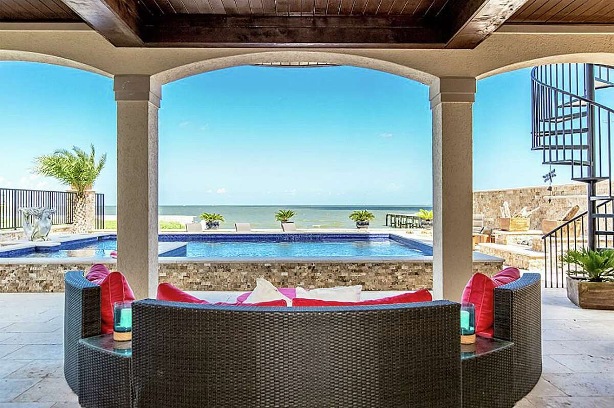 Coastal beach homes for sale in Texas