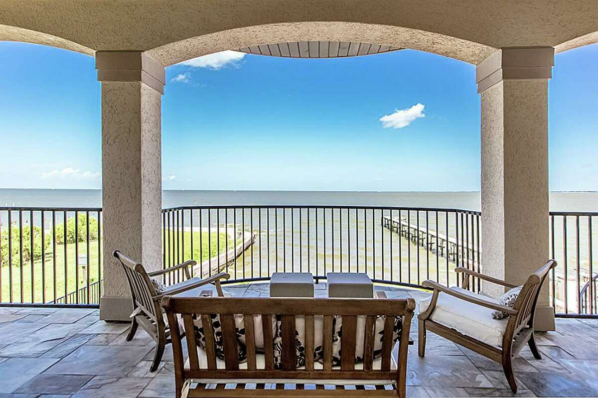 Coastal beach homes for sale in Texas