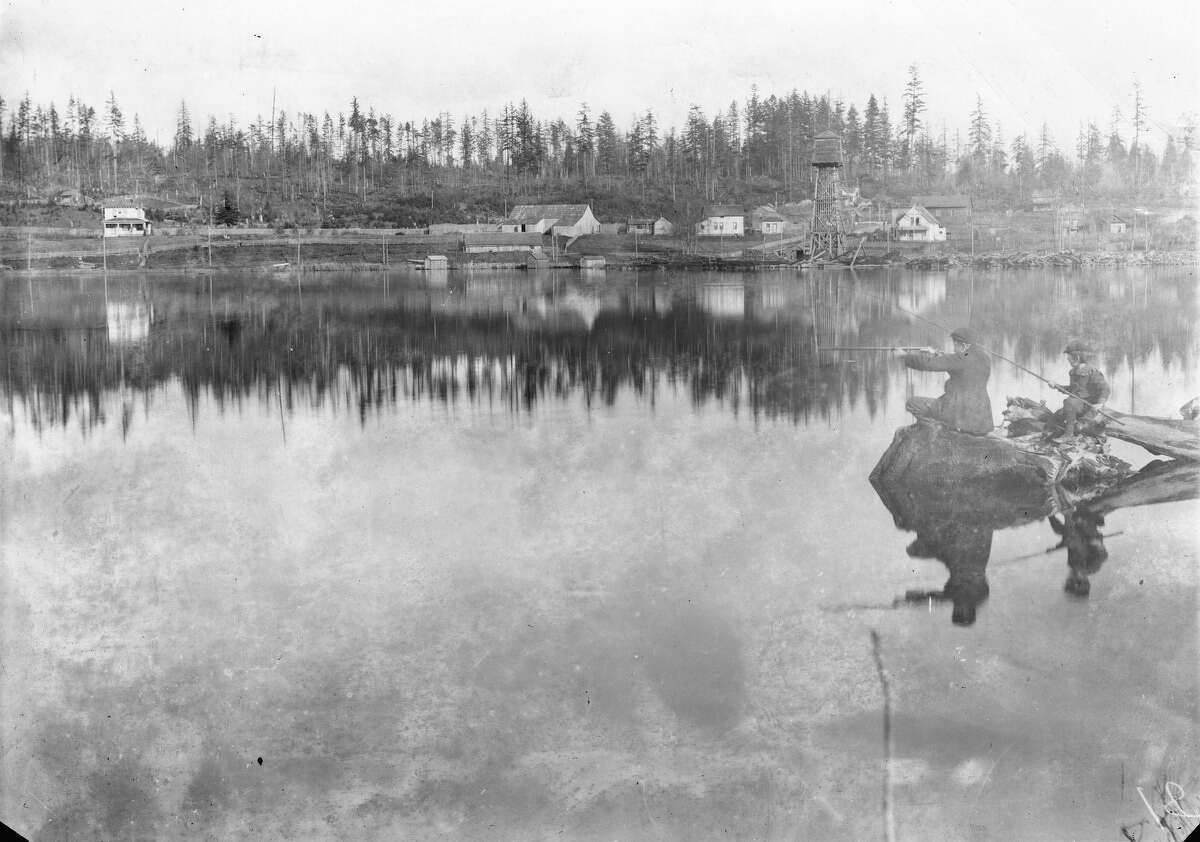 The east shore of Green Lake as pictured from Pospect Point around 1900.