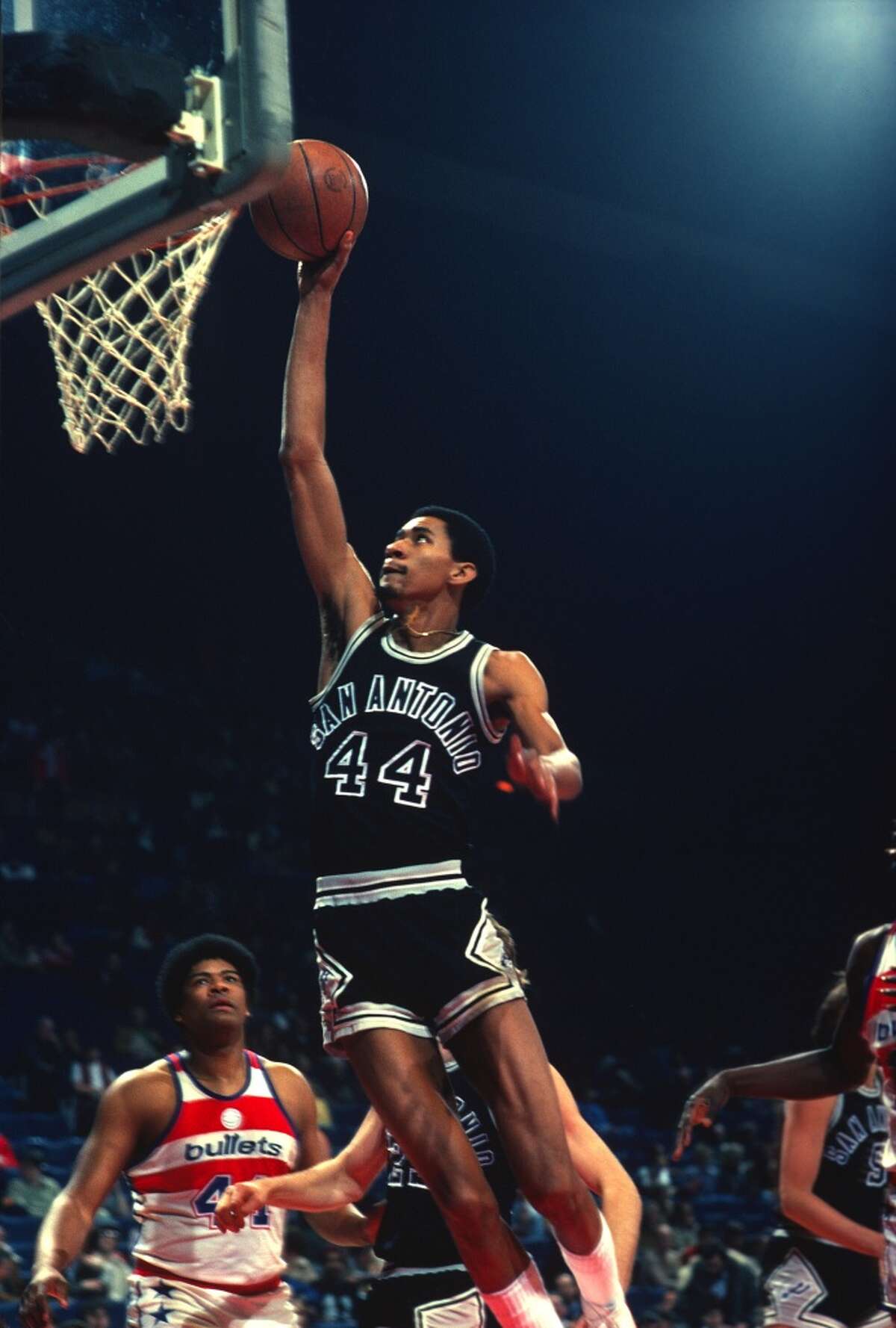 Spurs legend Gervin reveals inspiration behind patented finger roll