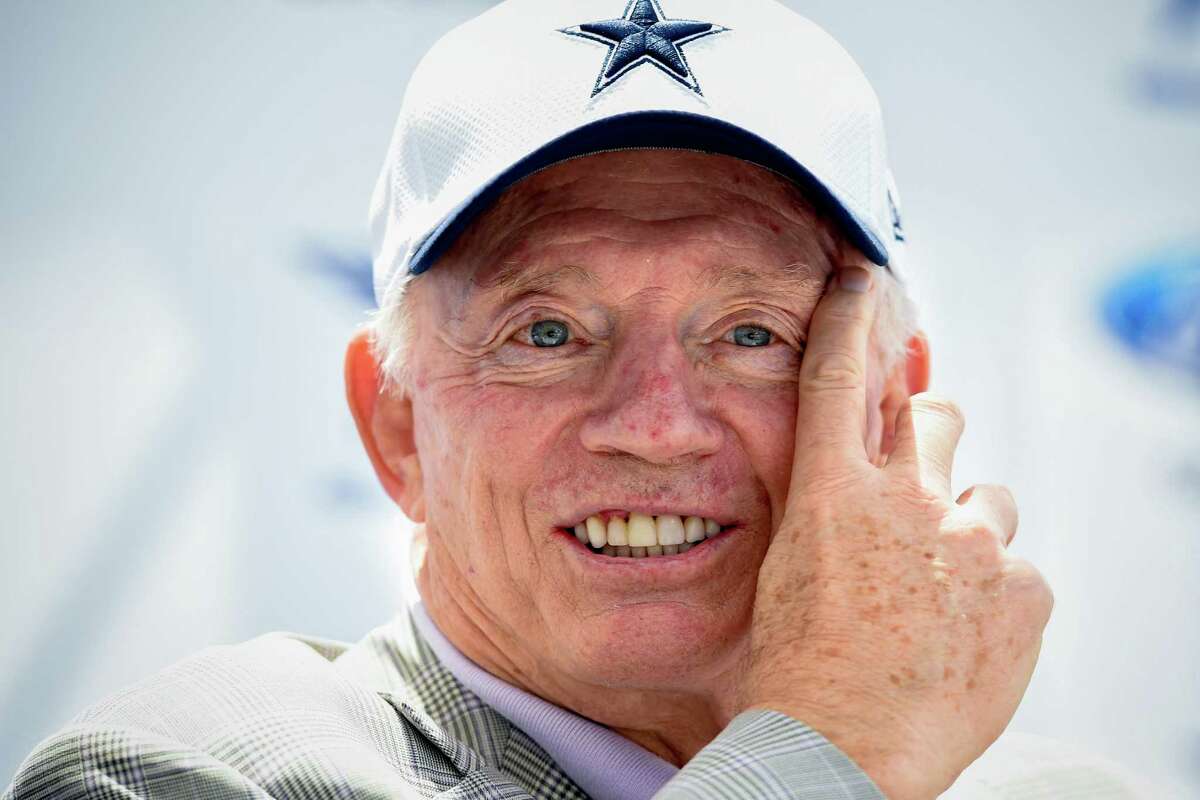 Dallas Cowboys owner Jerry Jones answers a question during the “state of the team” news conference at the start of Dallas Cowboys’ NFL training camp, Wednesday, July 29, 2015, in Oxnard, Calif. (AP Photo/Gus Ruelas)