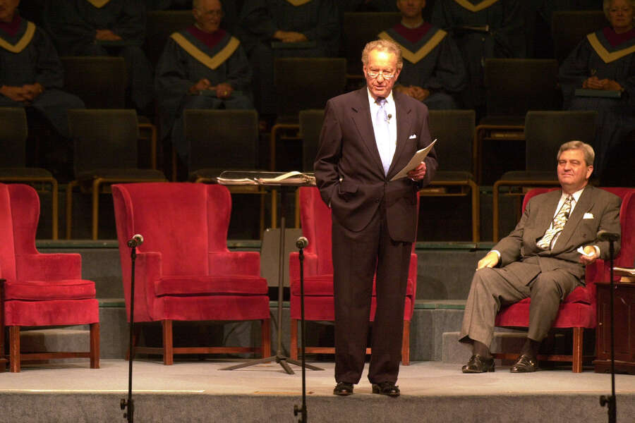 Popular San Antonio pastor Buckner Fanning dead at 89