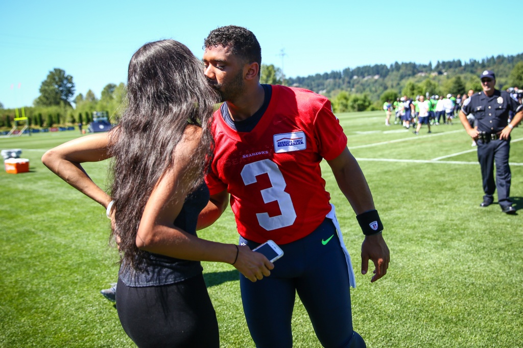 MLB notebook: Seattle Seahawks QB Russell Wilson to join Yankees' spring  training camp