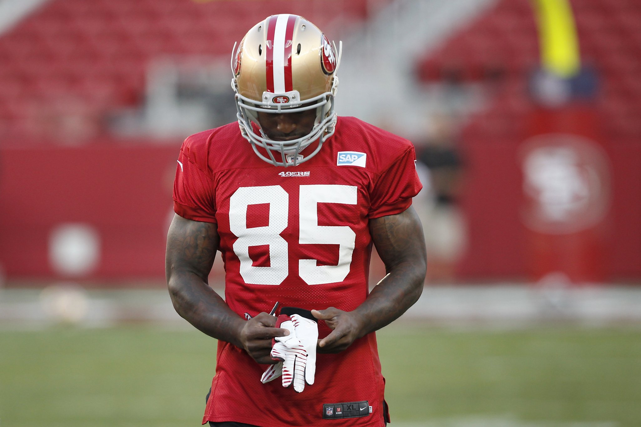 Vernon Davis ready to be one of top answers on field.