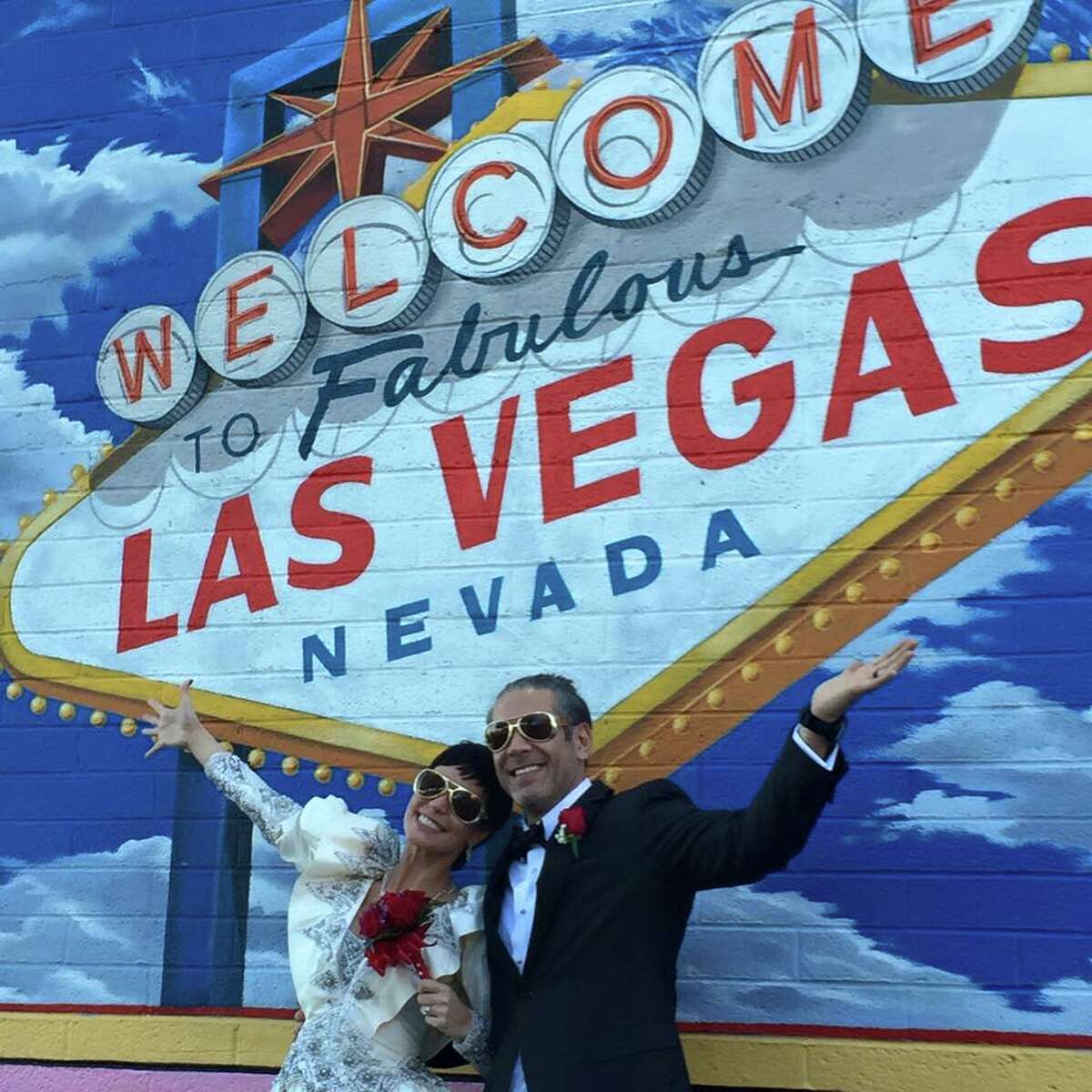 Arthur & Nicole Langham Hochzeitstag: 27. Februar 2015 Veranstaltungsort: Graceland Wedding Chapel, Las Vegas, NV