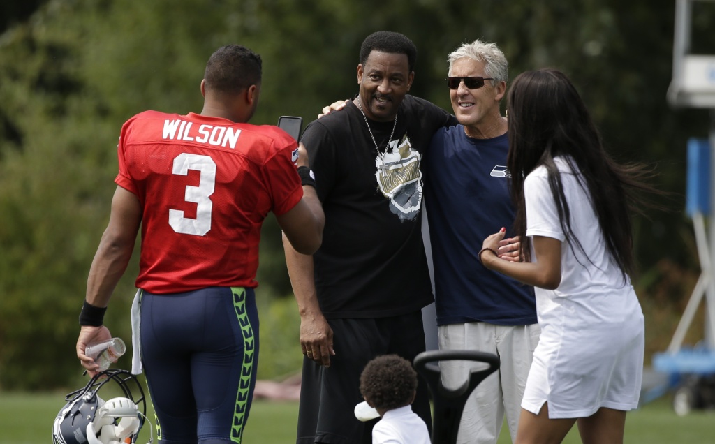 Liverpool gifts Russell Wilson and wife Ciara their own soccer