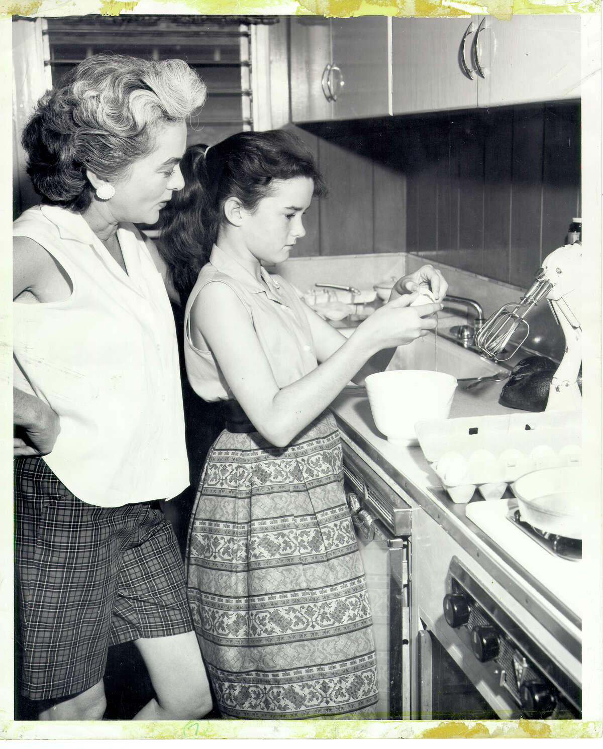 Growing up in Hawaii during the late 1950 and early 60s, Heloise learned to cook with her mother's supervision.