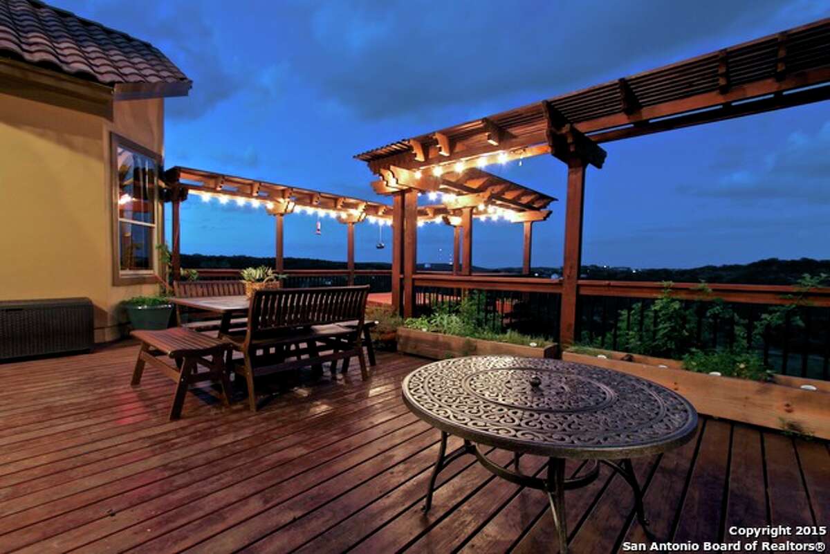 9 beautiful homes on golf courses in the San Antonio area