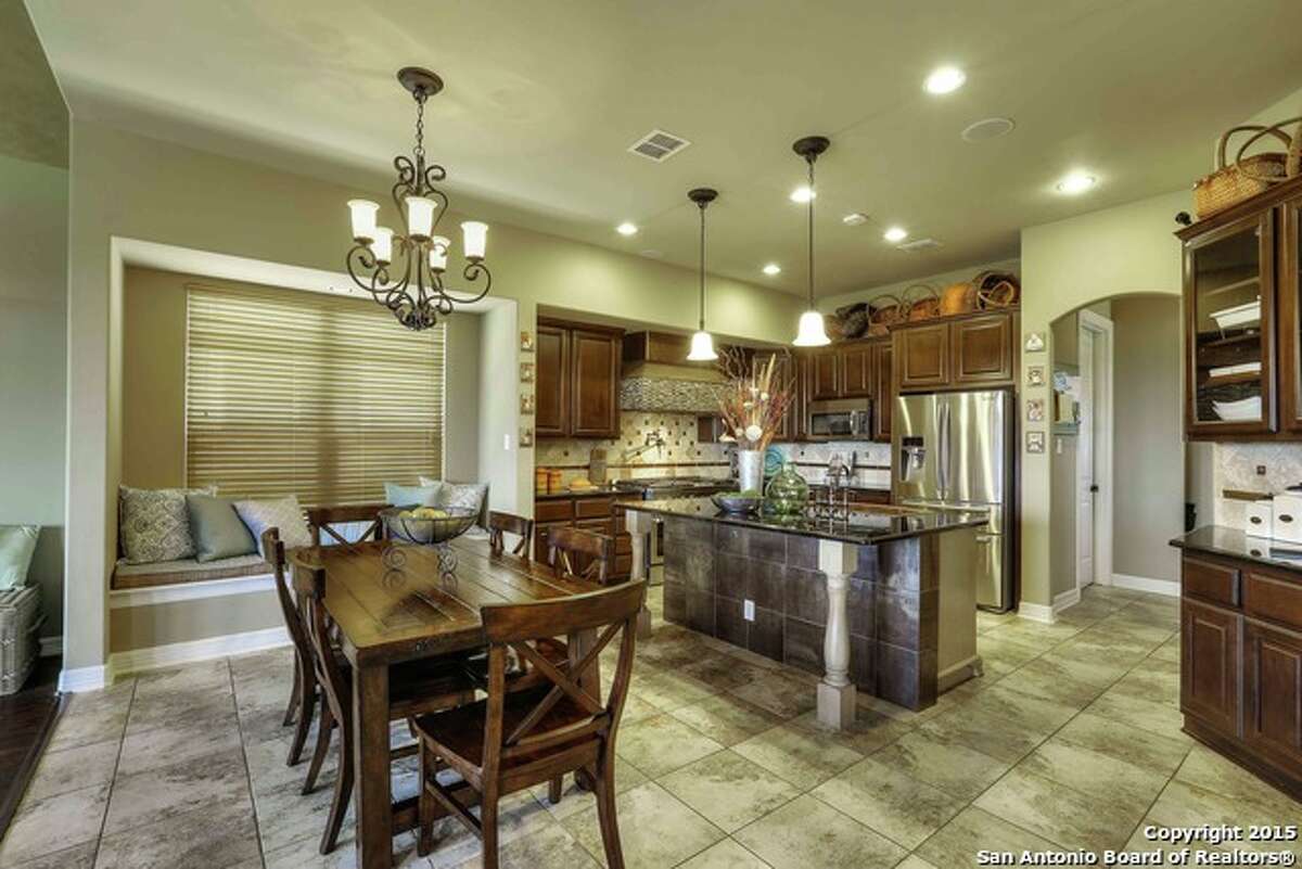 9 beautiful homes on golf courses in the San Antonio area