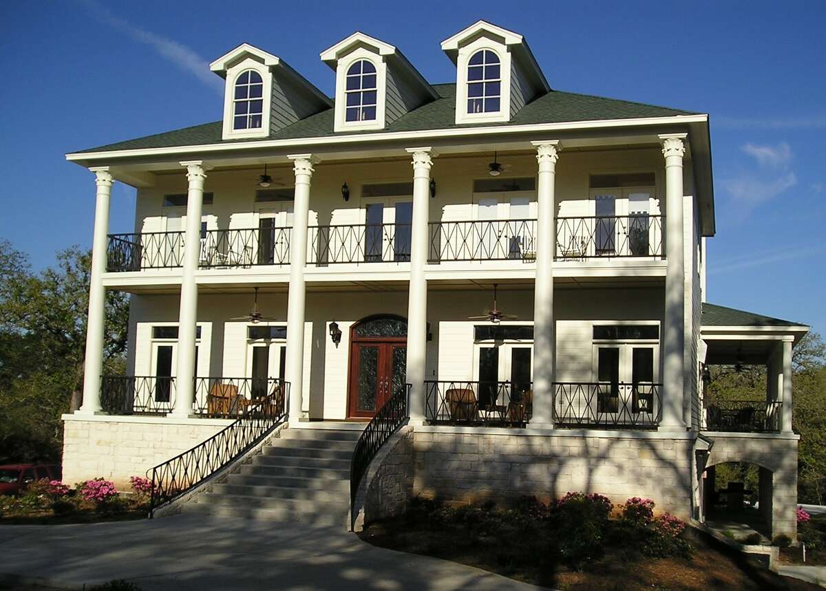 3story Central Texas mansion destroyed in fire