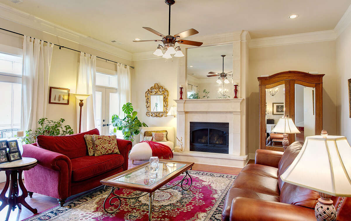 3story Central Texas mansion destroyed in fire