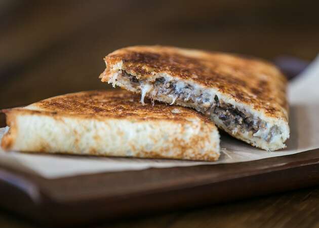 Bay Area restaurant pros share their favorite grilled cheese destinations