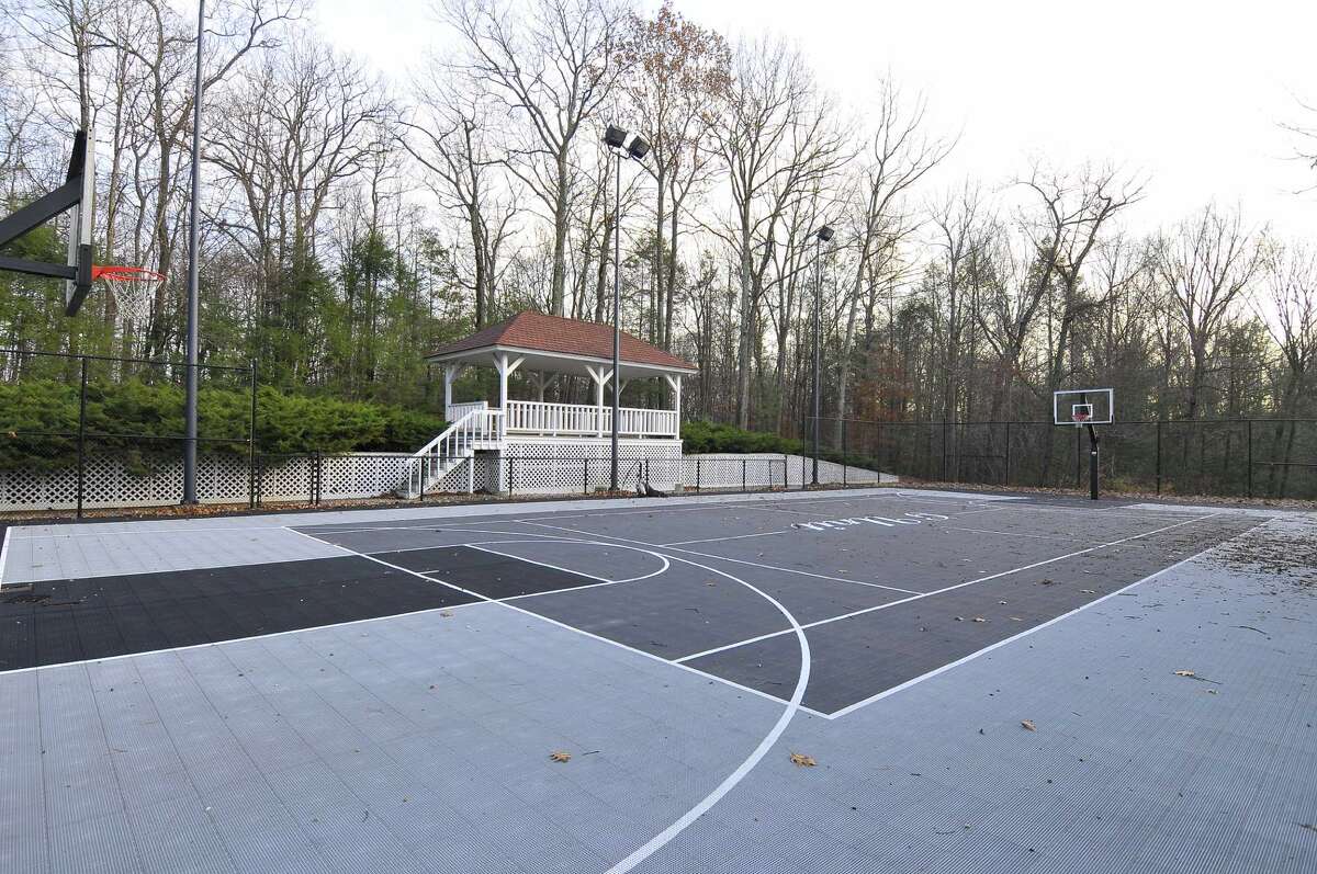 50 Cent's Mansion Finally Sold at a Huge Discount. What Took So Long?