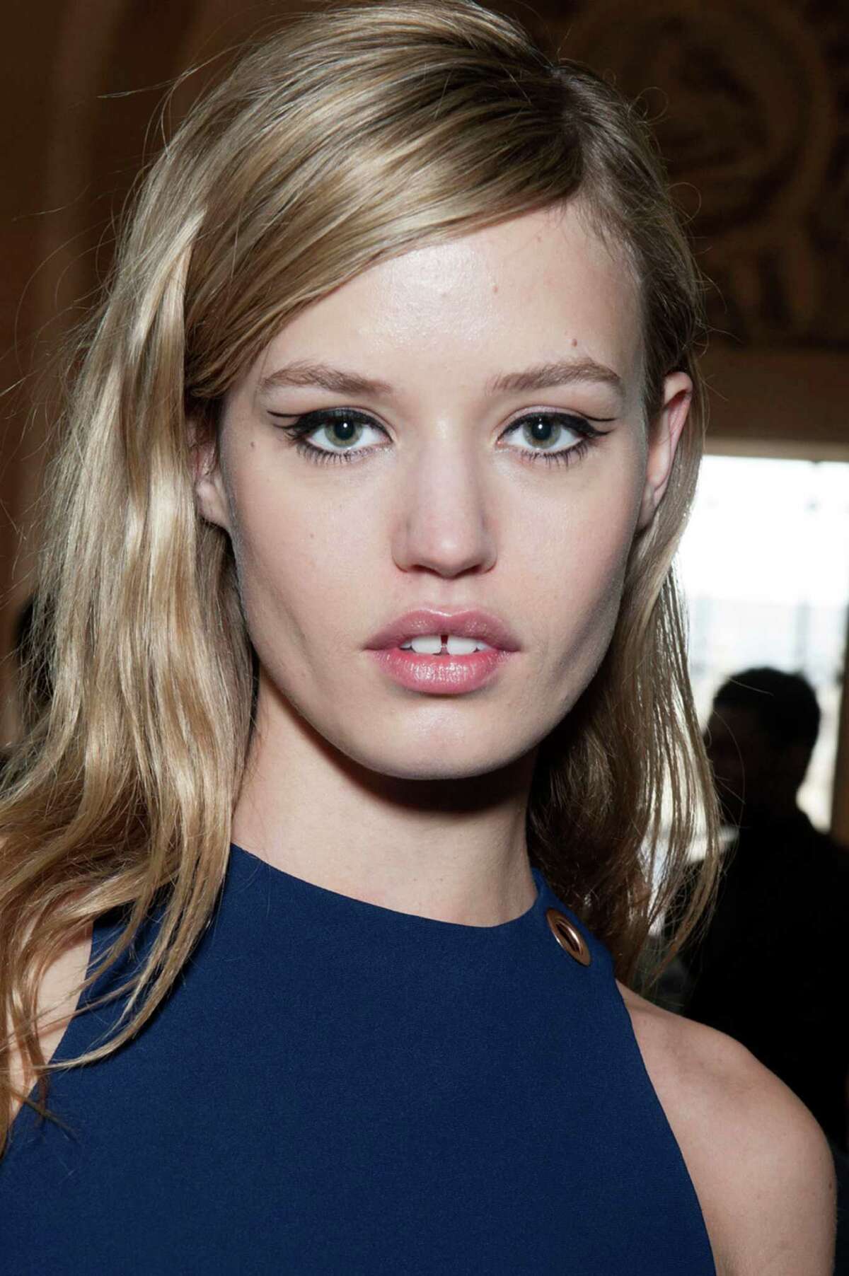 Former Olympic basketball player aims to be world's tallest model