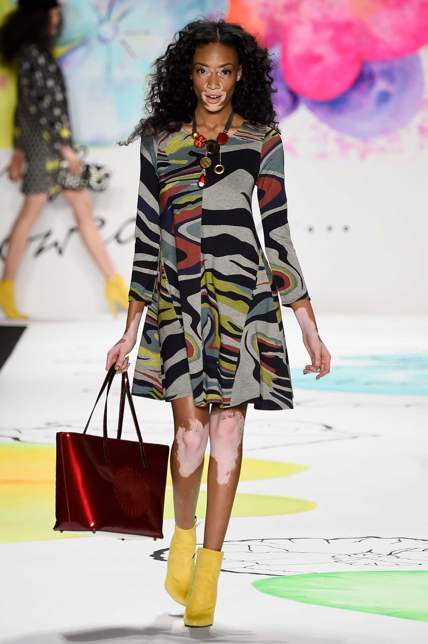 Model With 24-inch Waist Allegedly 'Too Big' for Louis Vuitton Runway  [Updated] - Fashionista