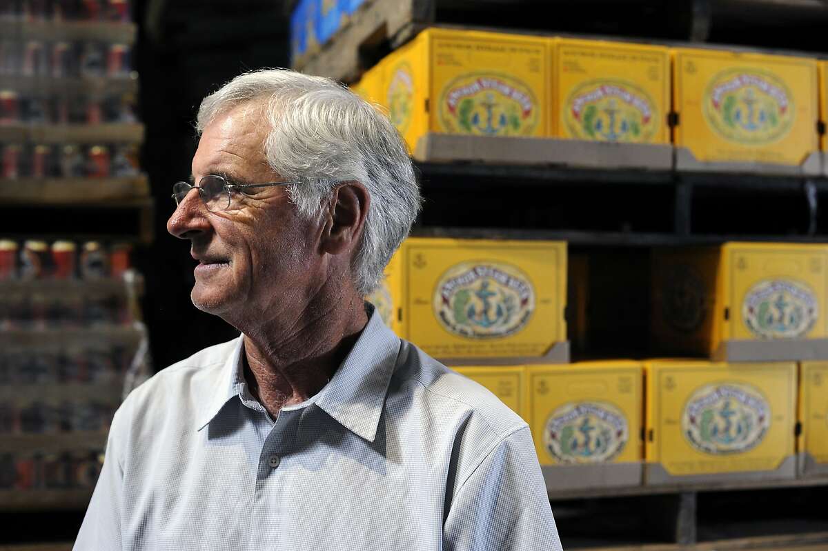 2015年8月6日星期四，加州旧金山，酿酒大师马克·卡彭特在Anchor啤酒厂拍摄肖像照。