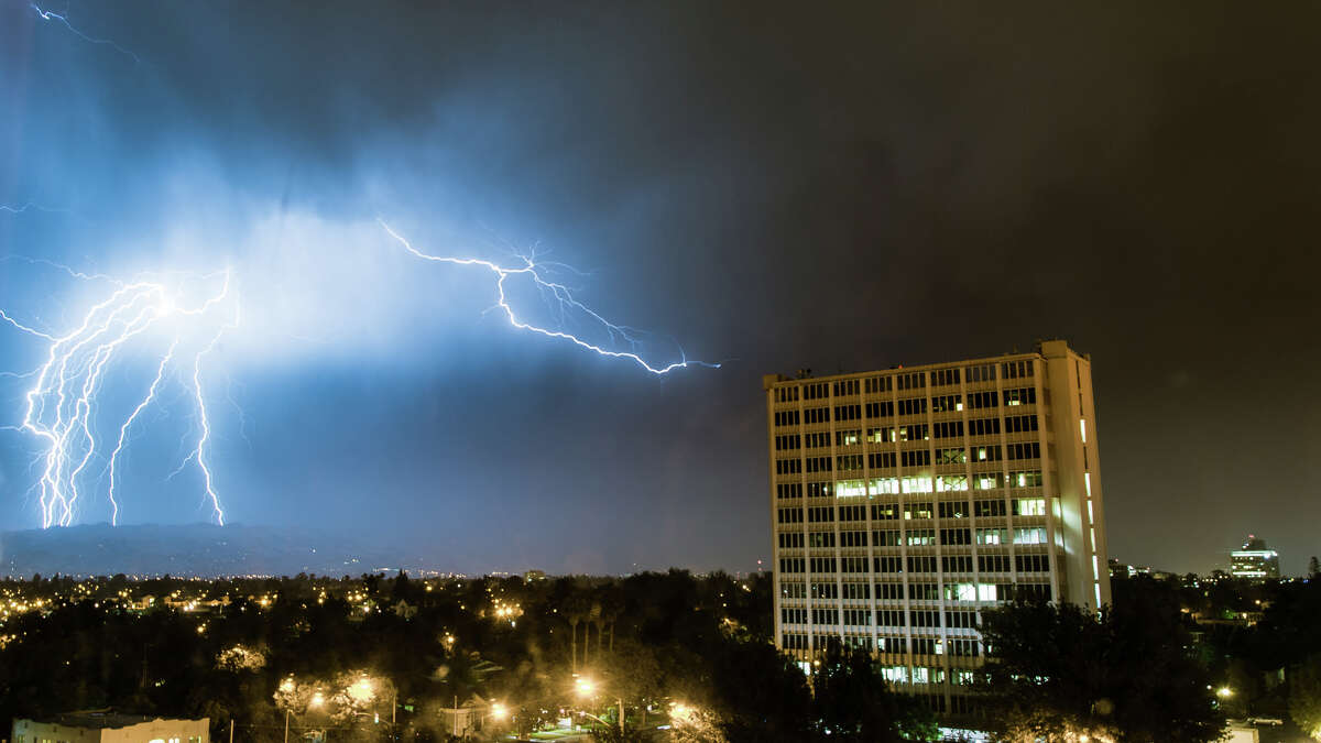 Lightning strikes dazzle Bay Area