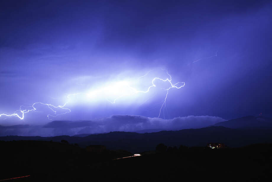 Lightning strikes dazzle Bay Area - SFGate