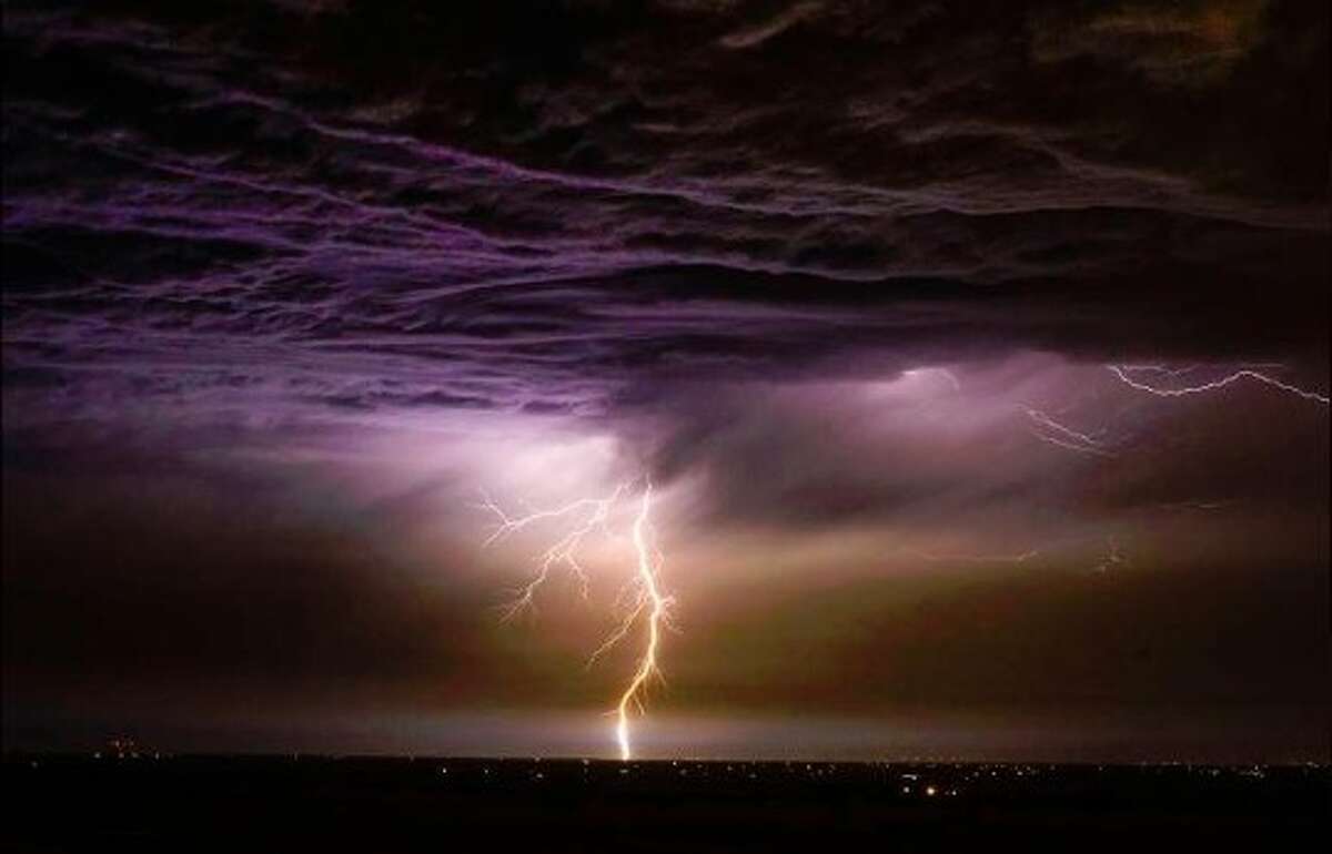 Lightning strikes dazzle Bay Area