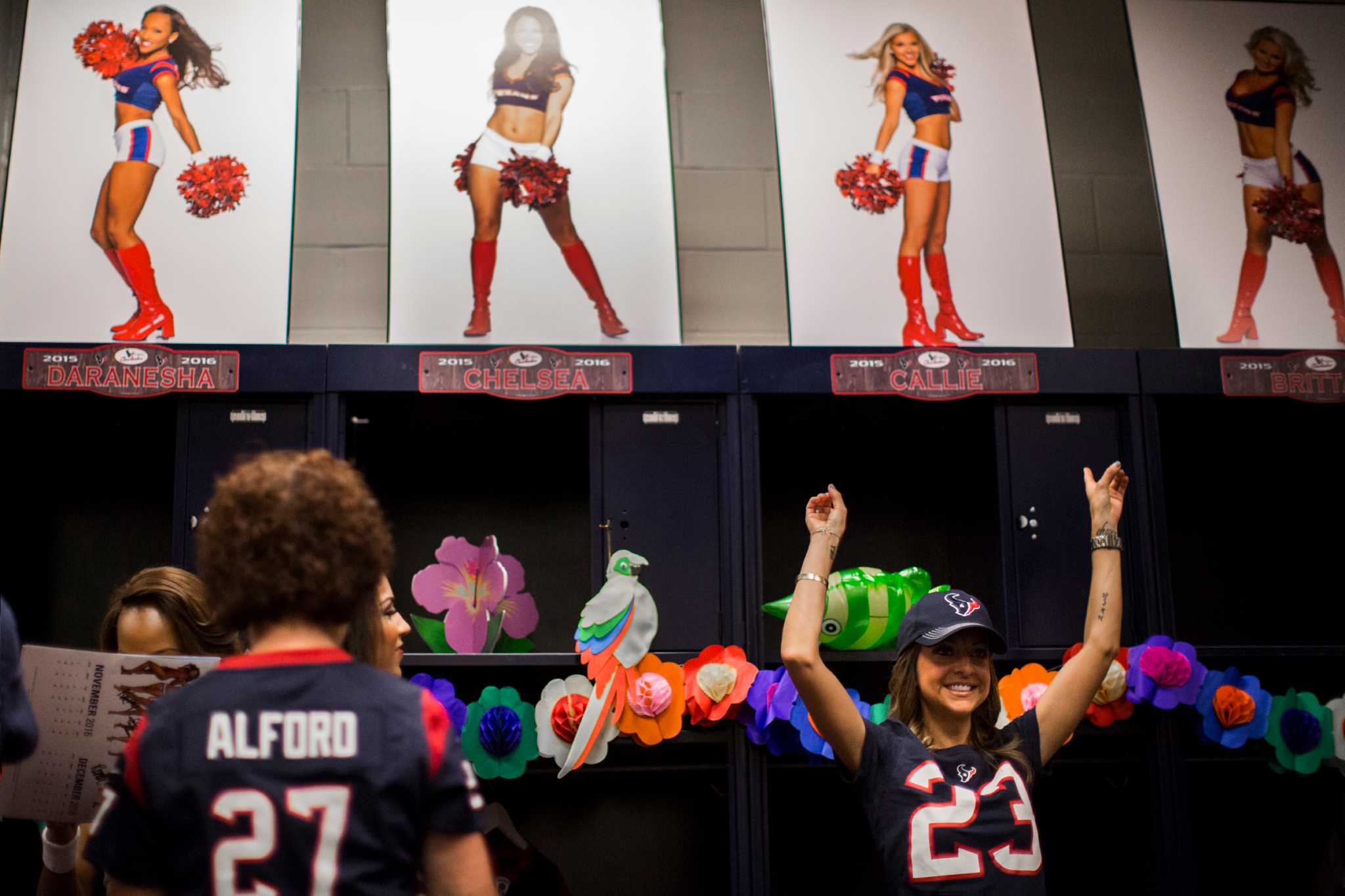 Titans Cheerleaders Unveil 2015 Swimsuit Calendar at Calendar