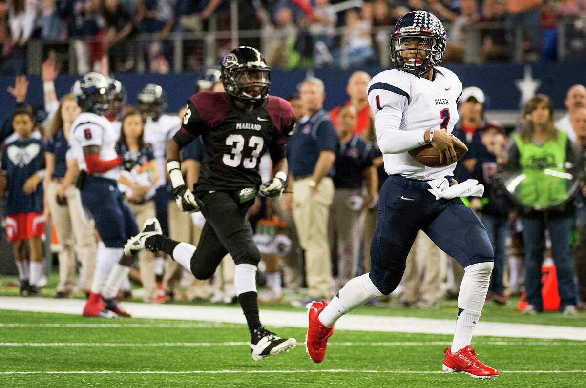 Allen quarterback Kyler Murray (1) coasts into the end zone after beating Pearland defensive back Jason King (33) on a 37-yard touchdown run during the second half of the Class 5A Division I State Championship game at AT&T Stadium Saturday, Dec. 21, 2013, in Arlington. Allen won the game 63-28. ( Smiley N. Pool / Houston Chronicle )
