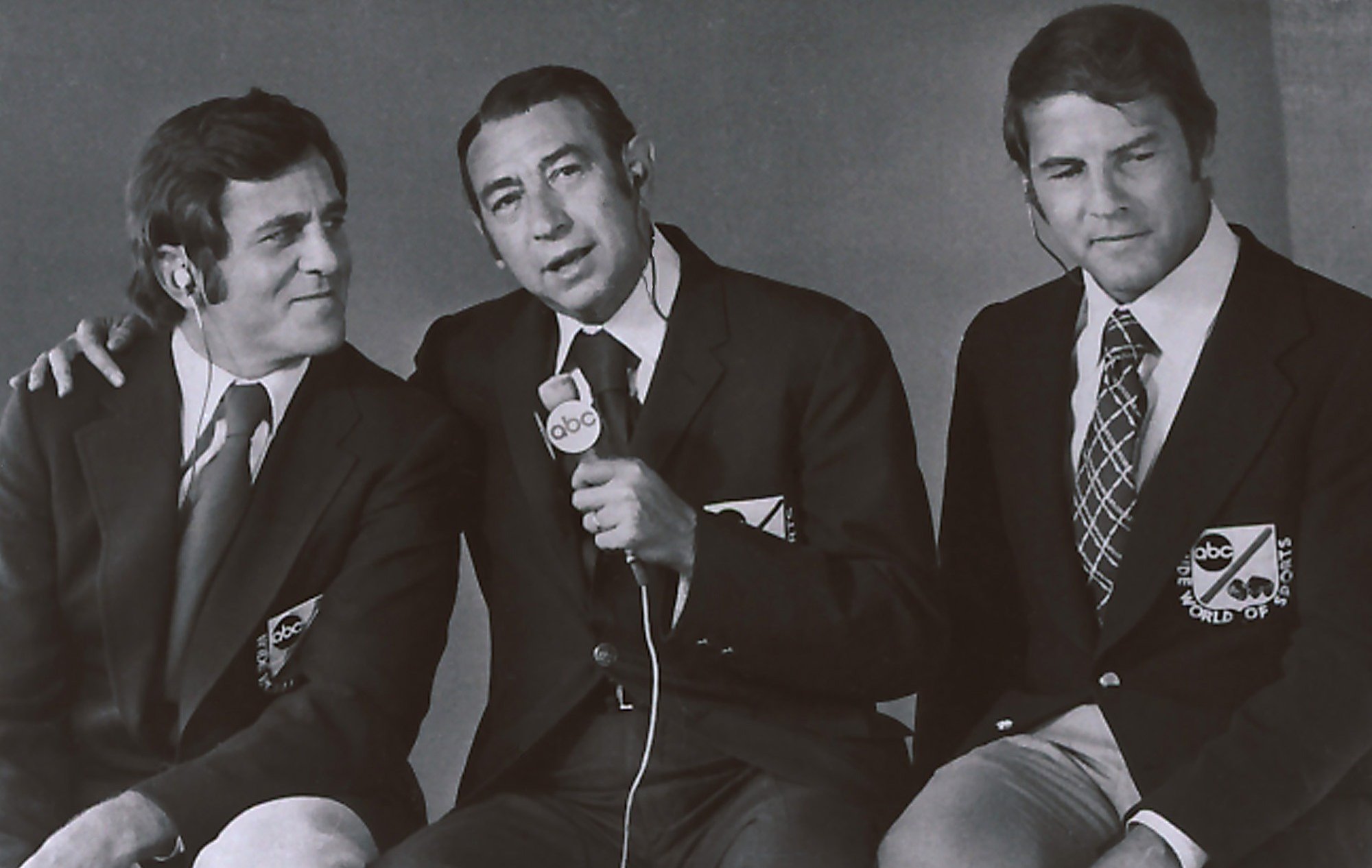 TBT: MNF to pay tribute to legendary player, broadcaster Frank Gifford -  ESPN Front Row