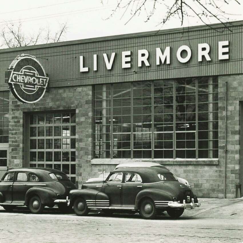 Livermore Chevrolet. Prise le 8 décembre 1950. (Times Union Archive)
